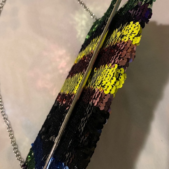 Metallic Sequin Envelope Evening Bag - Picture 12 of 12